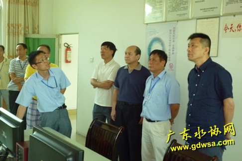广东省水协林秘书长一行调研清远股份制供水企业