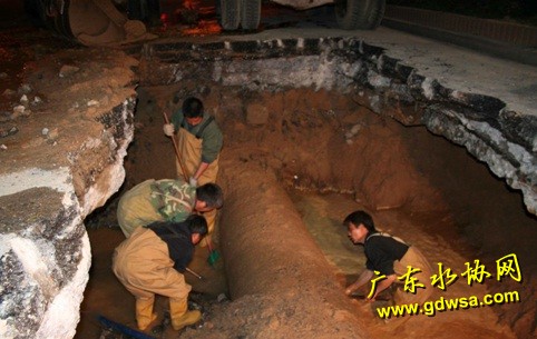 鏖战供水“大动脉”，为民服务争先锋
