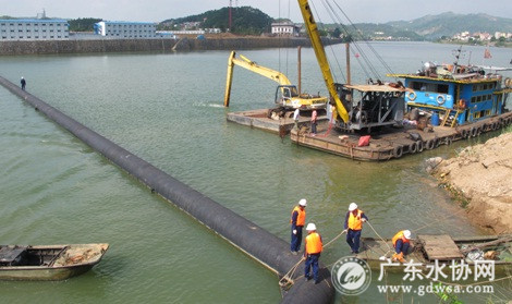 韶关水司完成饮用水源取水点调整工程沉管施工