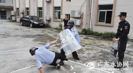 惠州水司开展反恐安保实战演练培训