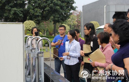 东莞水价改革听证会代表走进东江水务