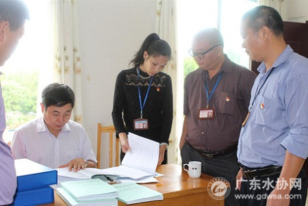 国家住建部专家组对佛冈县供水服务中心城镇供水规范化管理工作进行考核