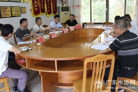 佛冈县委副书记、县长蔡旭东到佛冈县供水服务中心调研