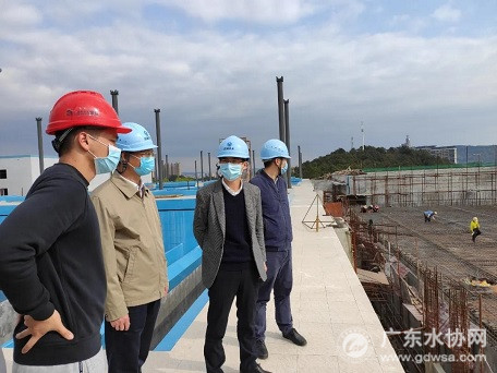 韶关市国资委副主任李清泉到韶关市水投集团指导疫情防控和复工复产工作